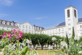 Bon Pasteur Hostellerie - Cour d'honneur et clocher chapelle