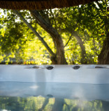 Jacuzzi extérieur - © R.Chautard Jacuzzi extérieur