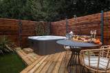 Chambre avec jacuzzi privatif - © @Arthur Corgier Chambre avec jacuzzi privatif
