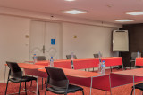Salle séminaire 50m² - © HOTEL LE CAVIER Salle séminaire 50m²