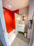 Bon Pasteur Hostellerie - Salle de bain chambre Premium twin - © Bon Pasteur Accueil Bon Pasteur Hostellerie - Salle de bain chambre Premium twin