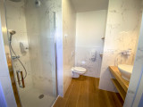 Bon Pasteur Hostellerie - Salle de bain chambre Supérieure Mezzanine - © Bon Pasteur Accueil Bon Pasteur Hostellerie - Salle de bain chambre Supérieure Mezzanine